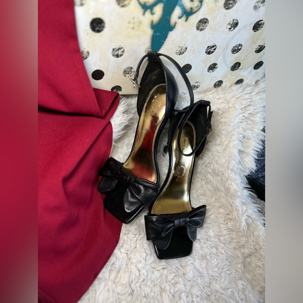 Guess black bow heels size 8.5 women’s NEW
